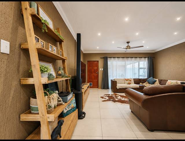 2 BEDROOM TOWNHOUSE FOR SALE IN THREE RIVERS